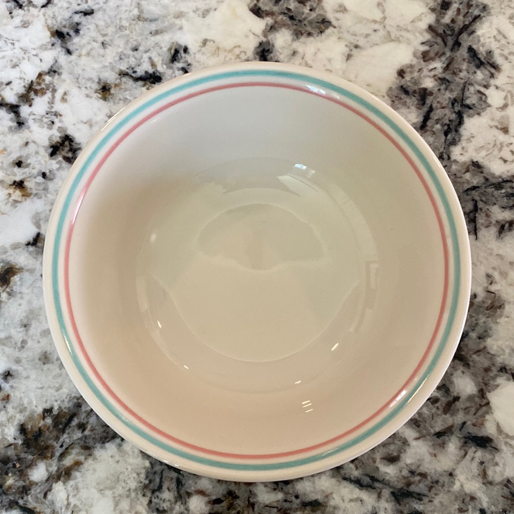 Vintage Corelle cereal bowls. Pink and teal stripe. Set of 8. Measure 6.25in